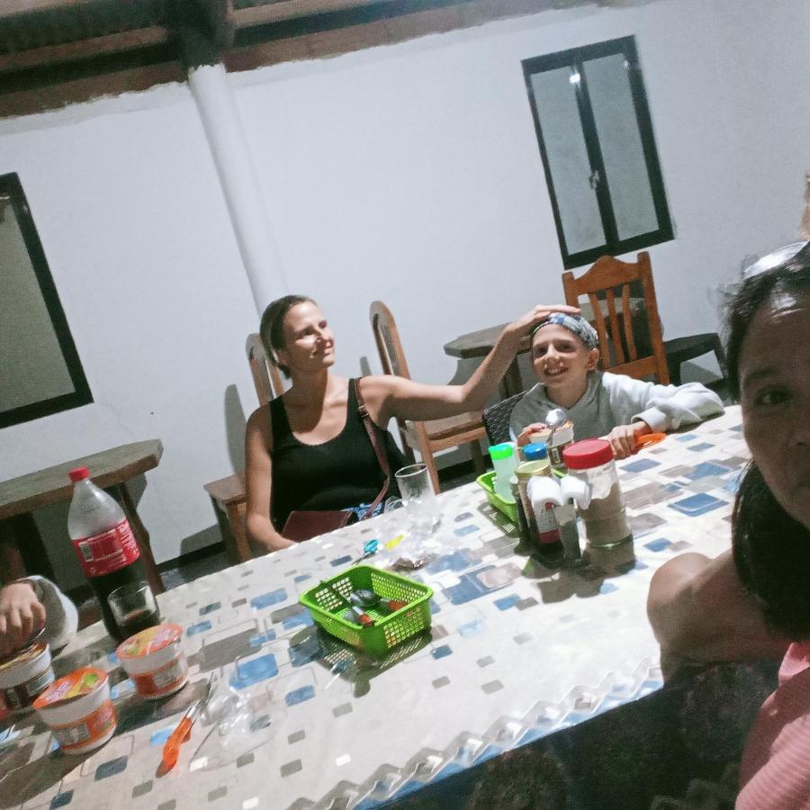 Fely'S Homestay Batuan 外观 照片