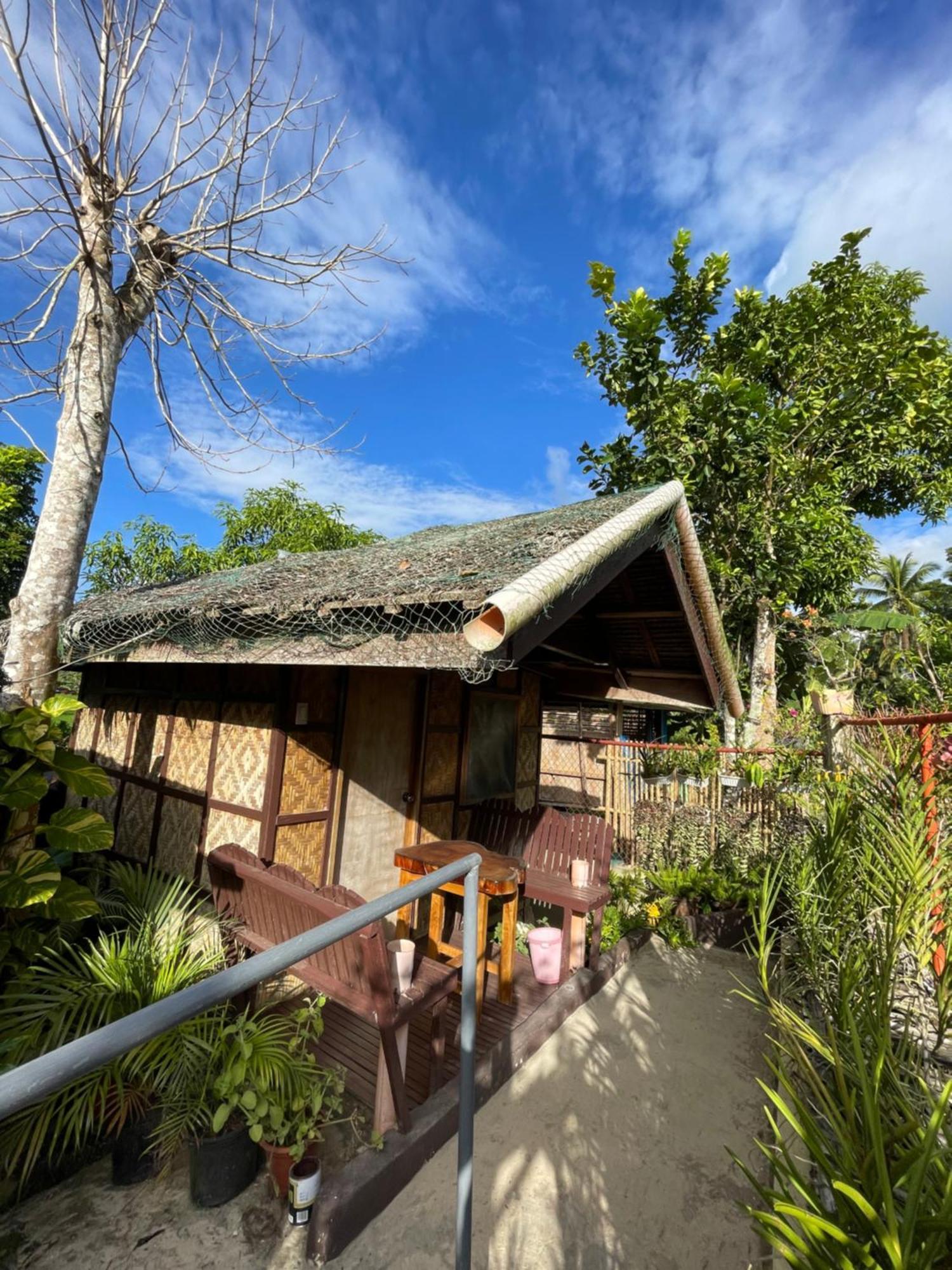 Fely'S Homestay Batuan 外观 照片