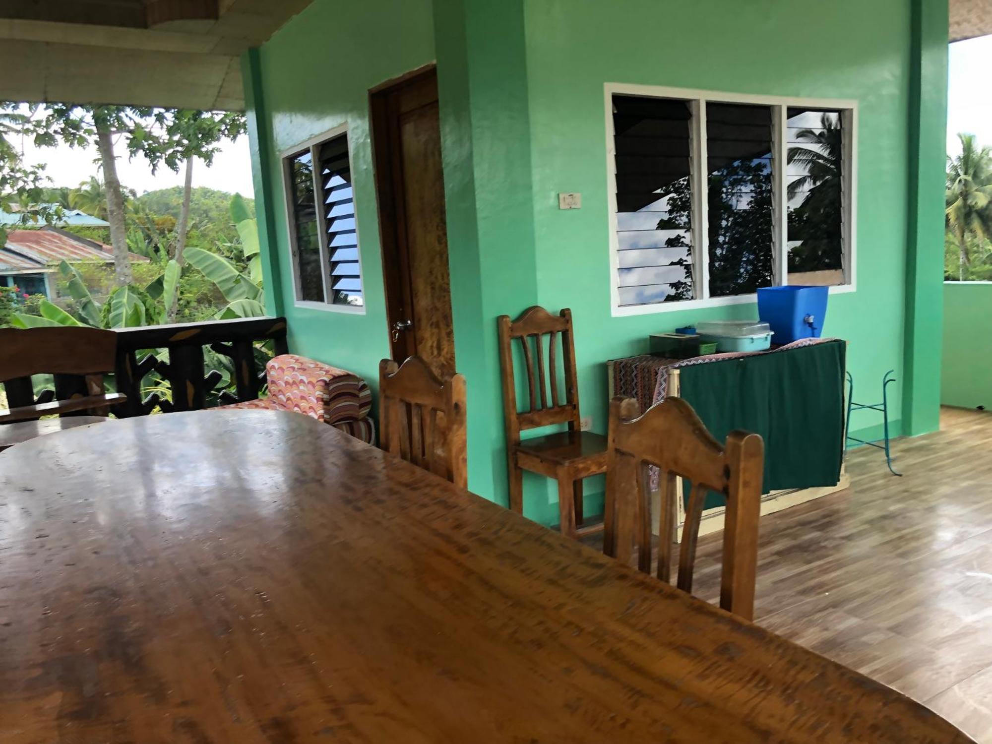 Fely'S Homestay Batuan 外观 照片