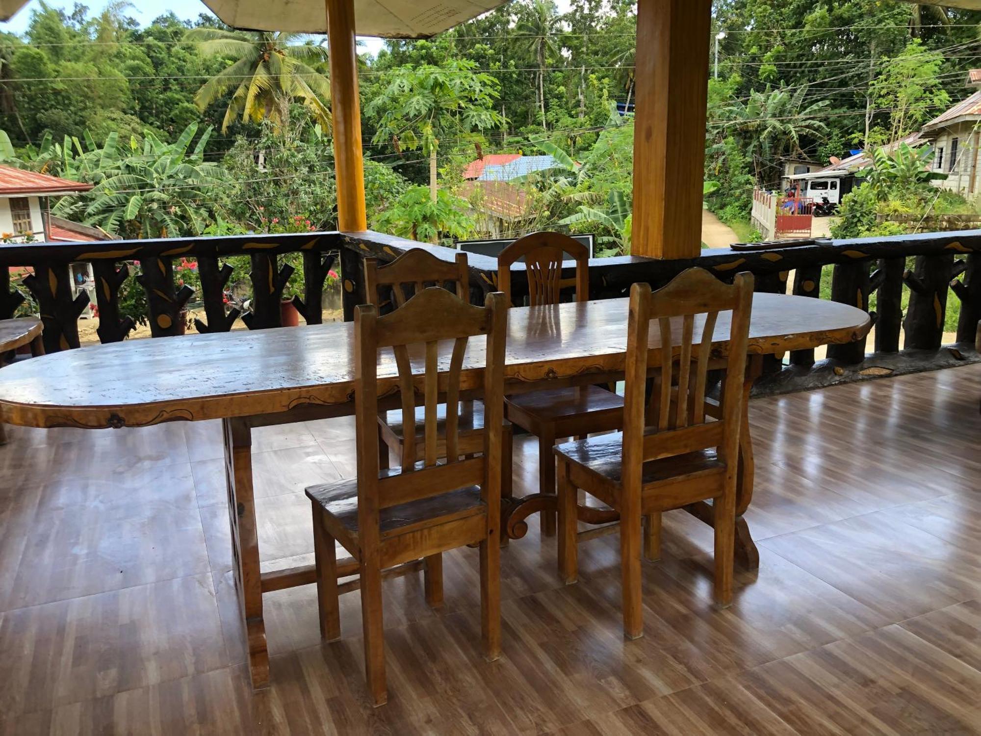 Fely'S Homestay Batuan 外观 照片